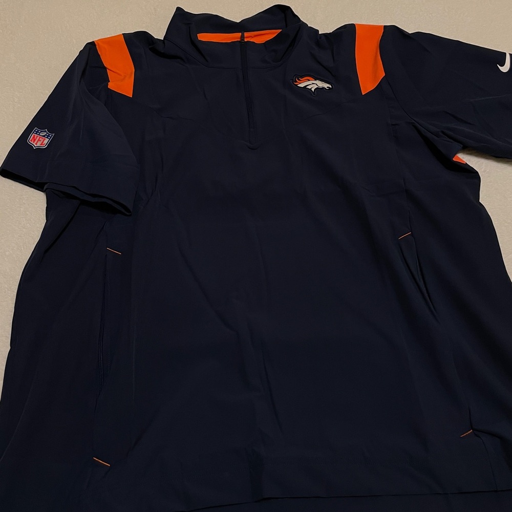NWOT Nike Denver Broncos Blue Team Issued Short Sleeve Pullover Sz XL